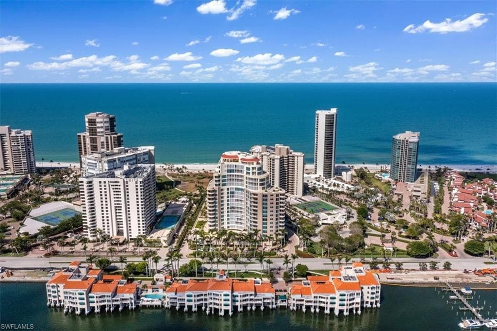 4501 Gulf Shore BLVD N 804 NAPLES, FL 34103