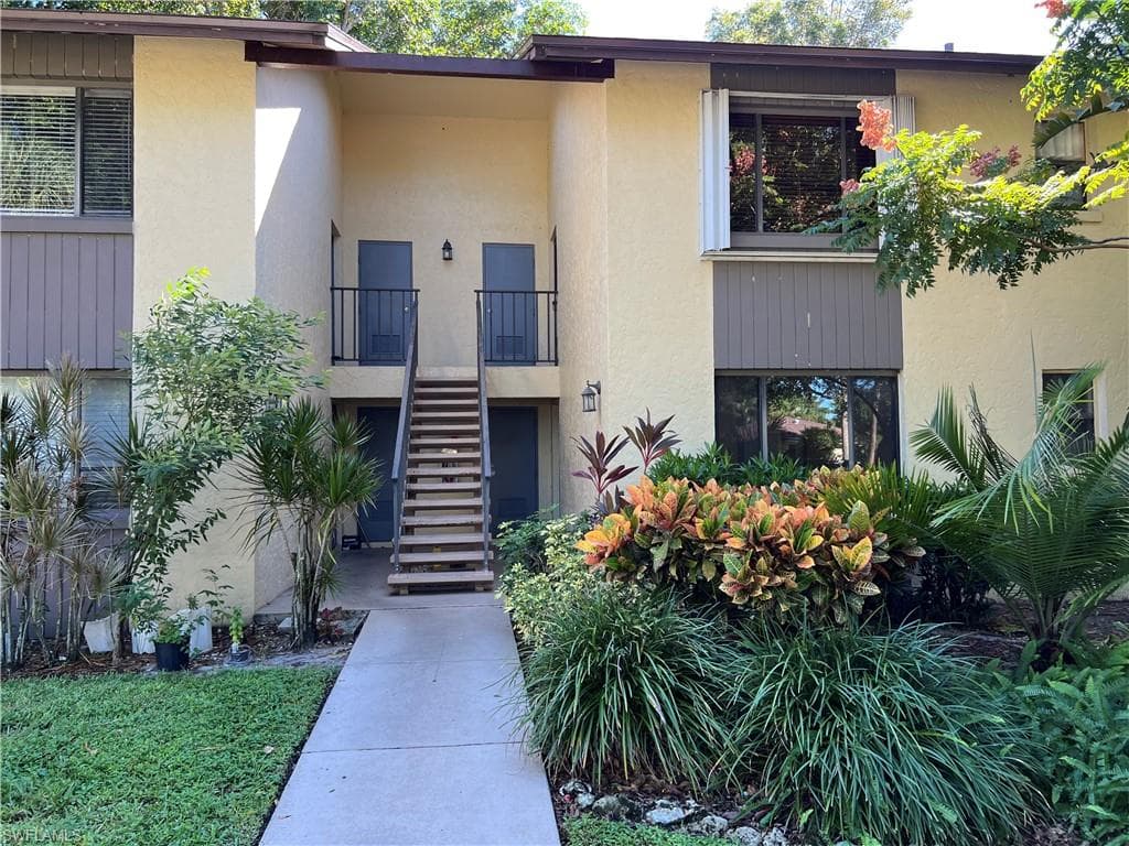 1470 Green Valley CIR 302 NAPLES, FL 34104