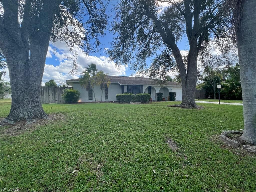1422 Caywood CIR S LEHIGH ACRES, FL 33936