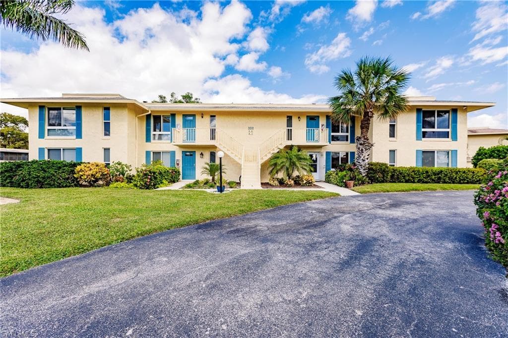 300 Palm DR #2 NAPLES, FL 34112