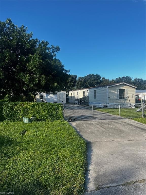 828 Redish CIR CLEWISTON, FL 33440