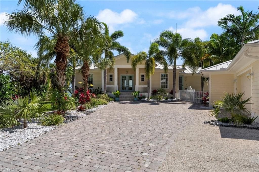 216 Goodland DR E GOODLAND, FL 34140