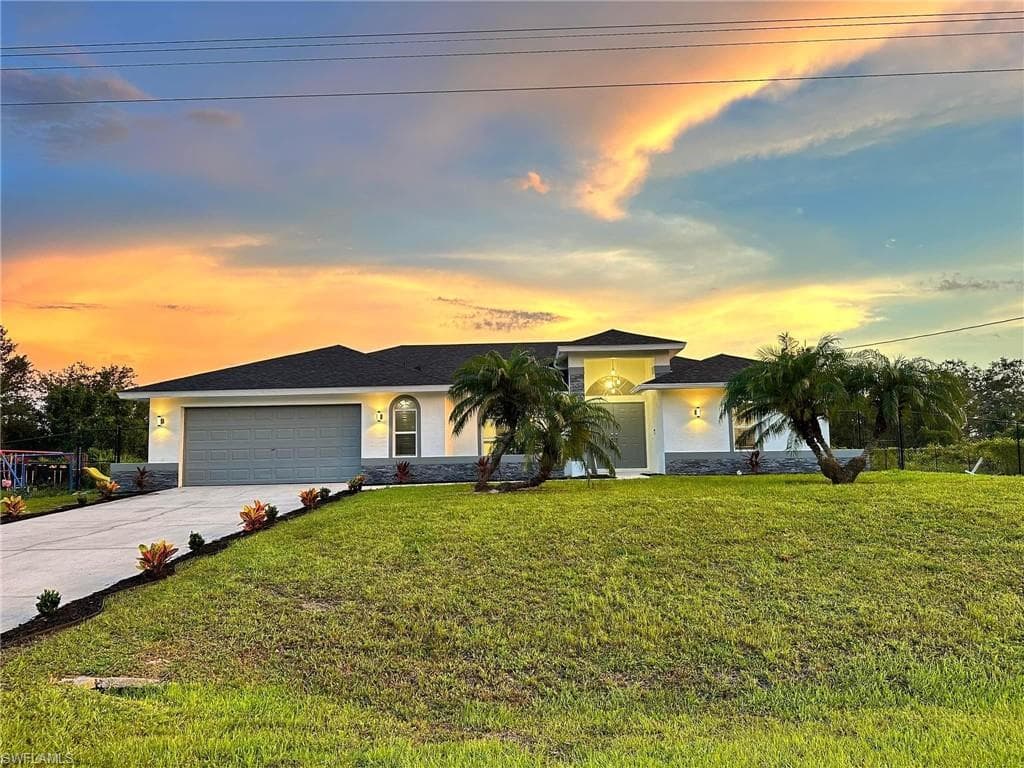 3305 5th ST SW LEHIGH ACRES, FL 33976