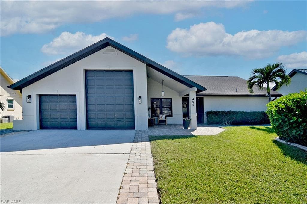 402 SE 30th TER CAPE CORAL, FL 33904