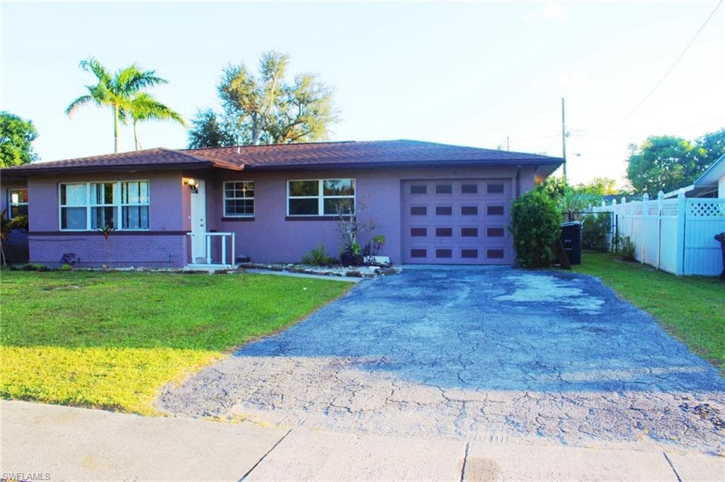 10 Broadway CIR FORT MYERS, FL 33901