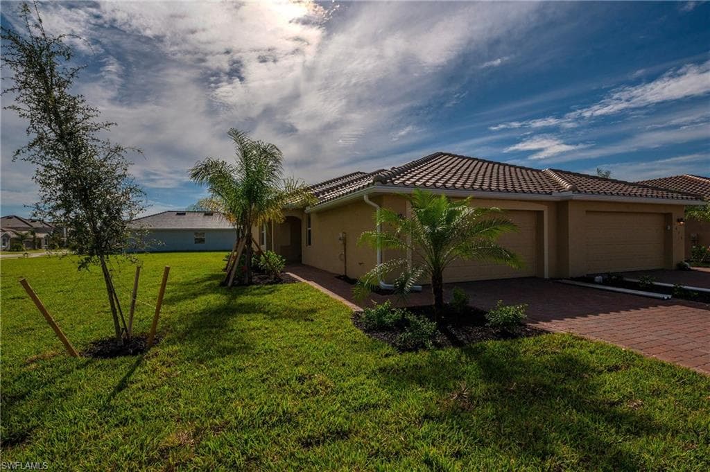 2620 Vine AVE NAPLES, FL 34120