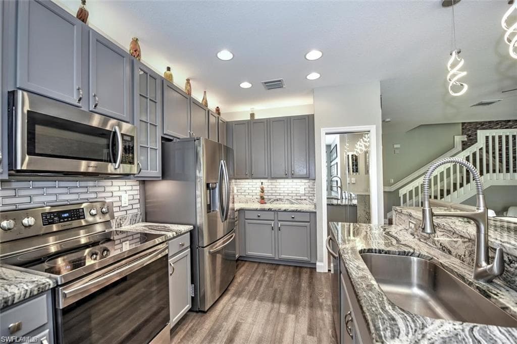 4048 Cherrybrook LOOP FORT MYERS, FL 33966
