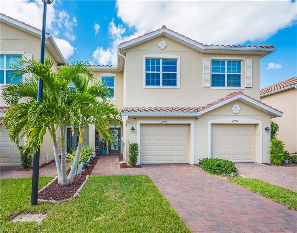 2697 Citrus ST NAPLES, FL 34120