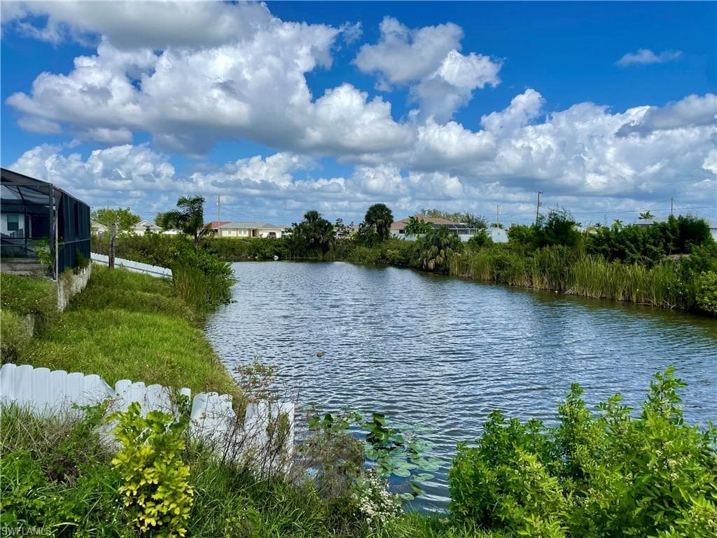 1011 NE 1st AVE CAPE CORAL, FL 33909