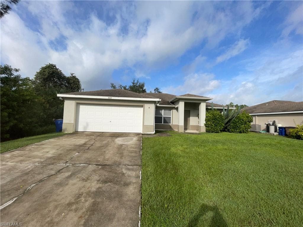 1829 Laurie ST LEHIGH ACRES, FL 33972