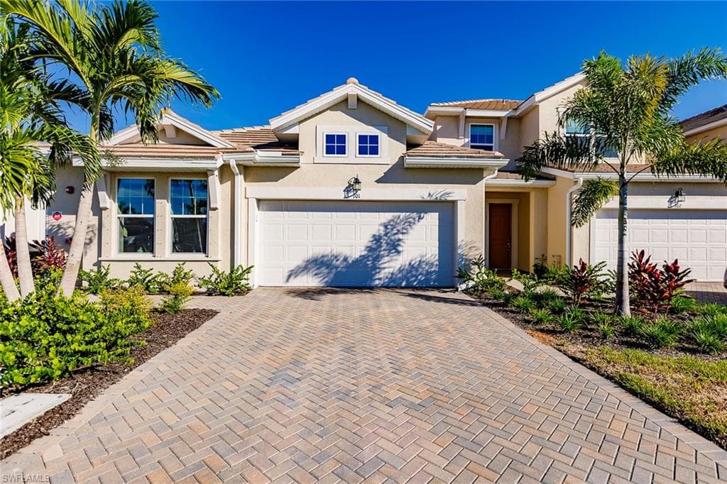 4558 ARBORETUM CIR NAPLES, FL 34112
