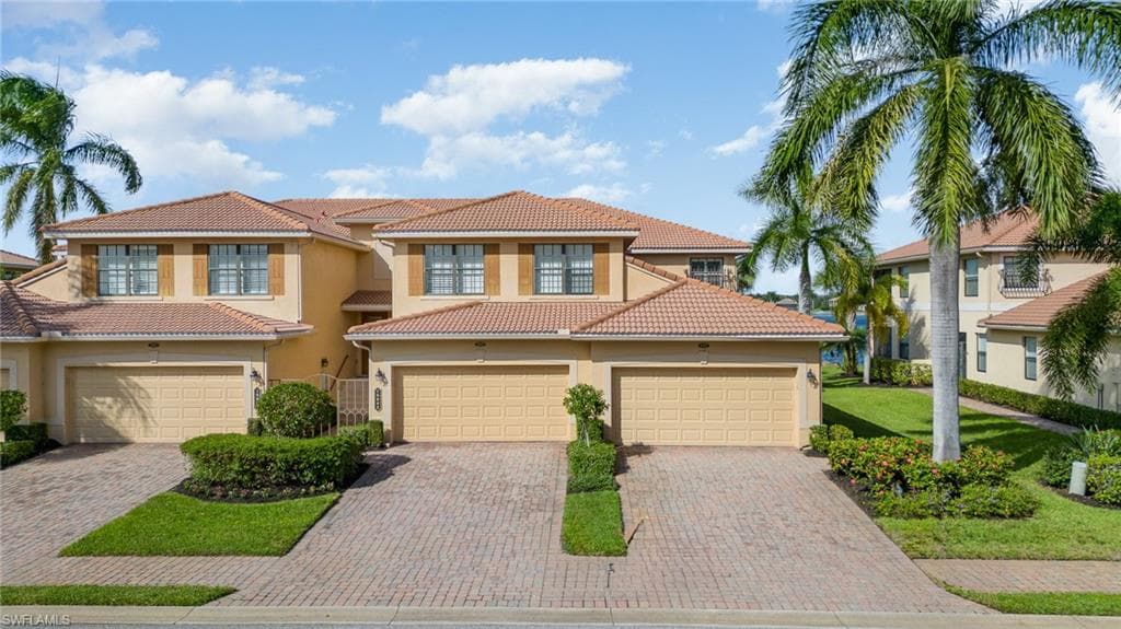 10602 Smokehouse Bay DR 102 NAPLES, FL 34120