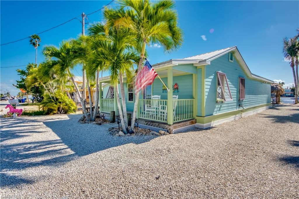 4697 Pine Island RD NW MATLACHA, FL 33993