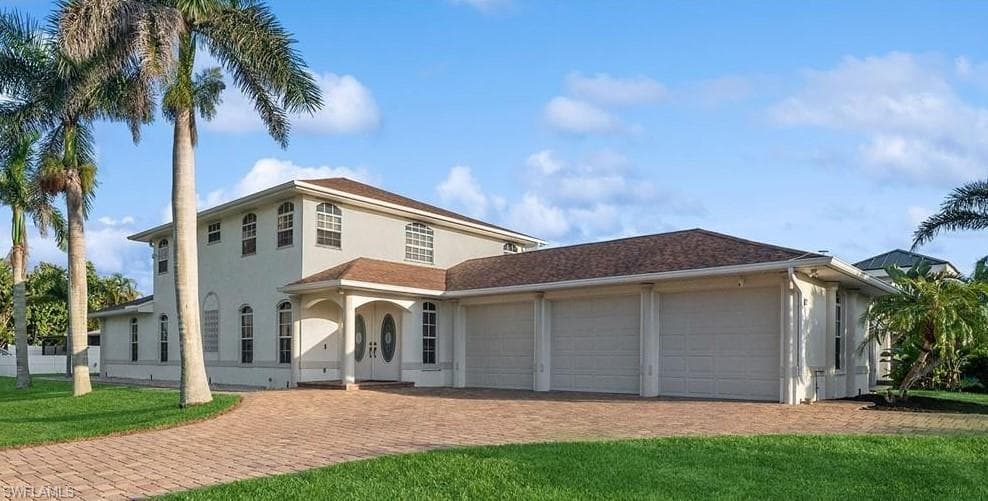 10082 Vanderbilt DR NAPLES, FL 34108