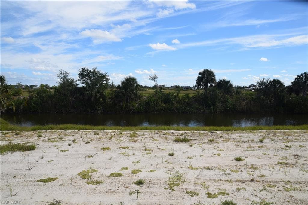 2205 NE 10th PL CAPE CORAL, FL 33909