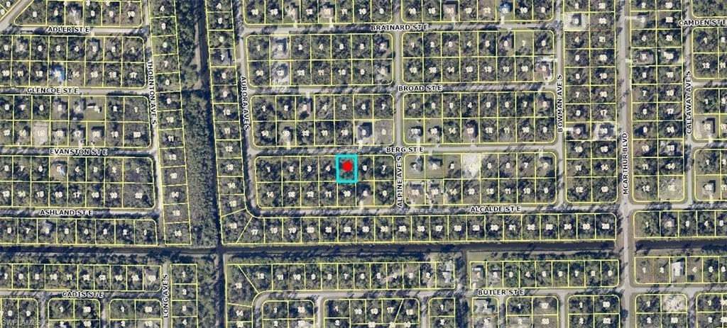924 Berg ST E LEHIGH ACRES, FL 33974