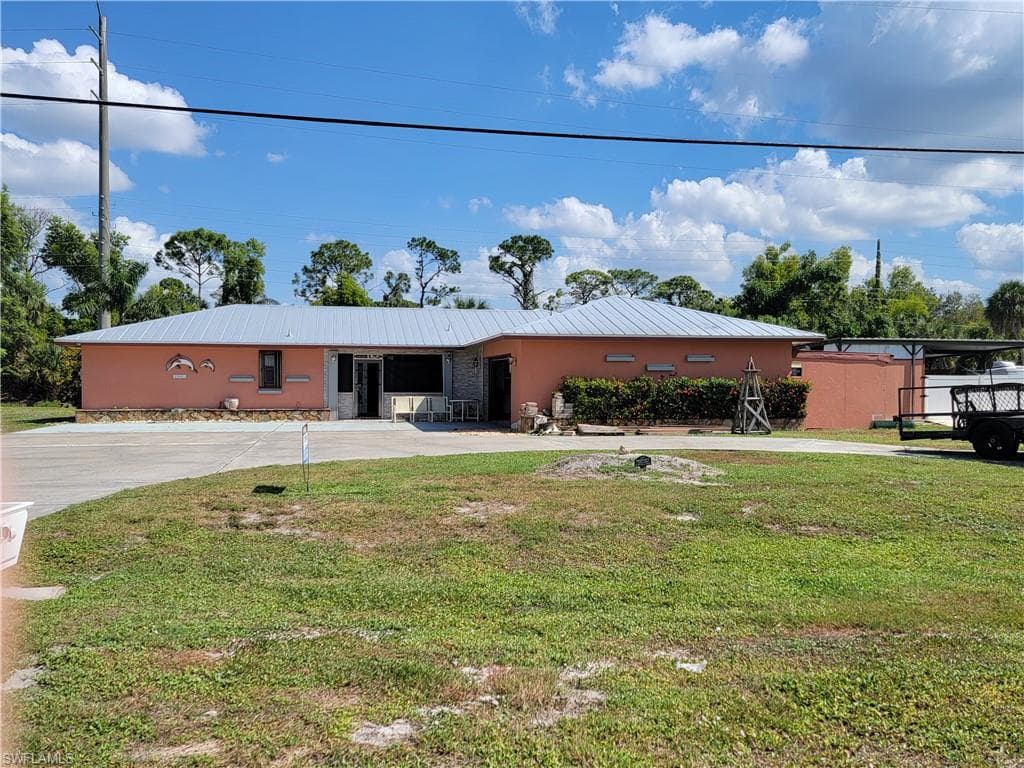 20561 Pine Tree LN ESTERO, FL 33928