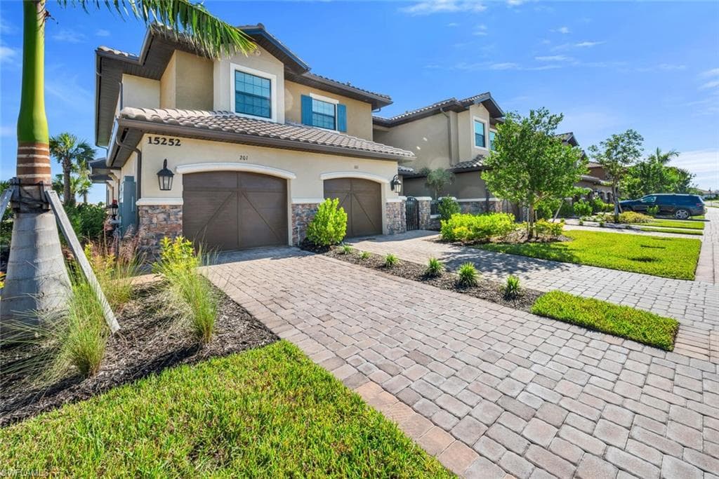 15252 Zeno WAY 101 NAPLES, FL 34114