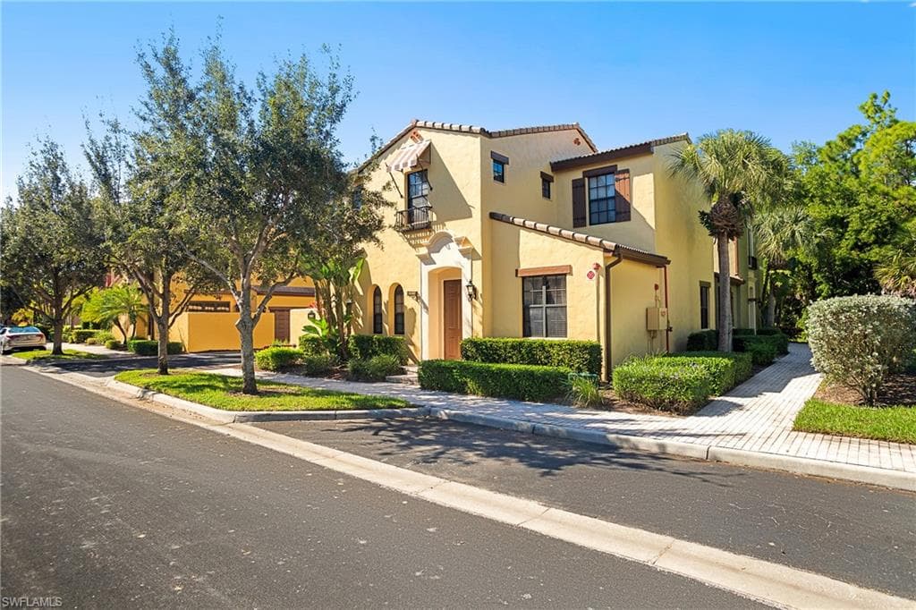 9107 Chula Vista ST 11403 NAPLES, FL 34113