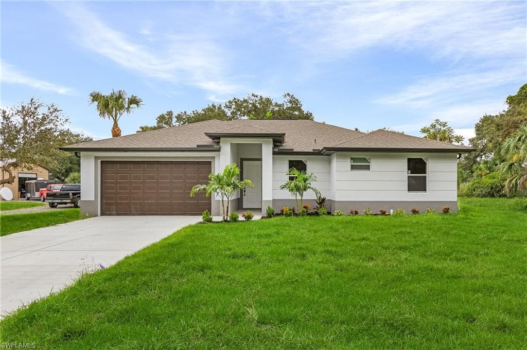 190 HENDRY ST LABELLE, FL 33935