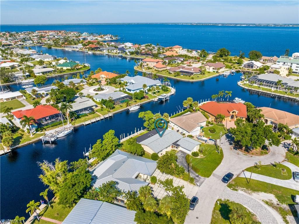 135 Donna CT PUNTA GORDA, FL 33950
