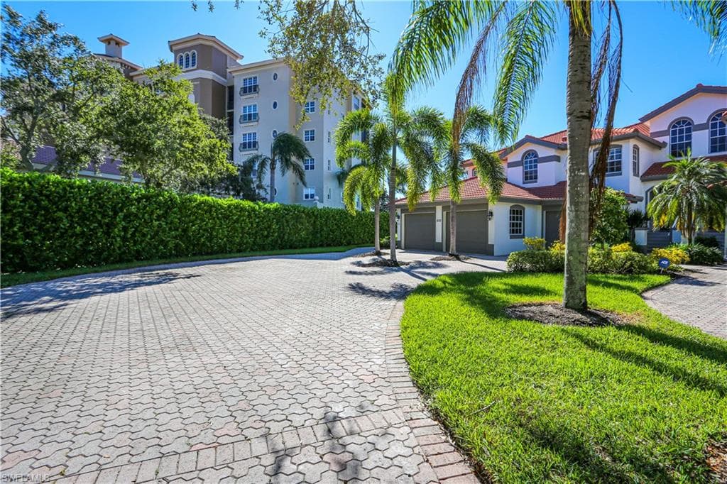 610 Laguna Royale BLVD 1003 NAPLES, FL 34119