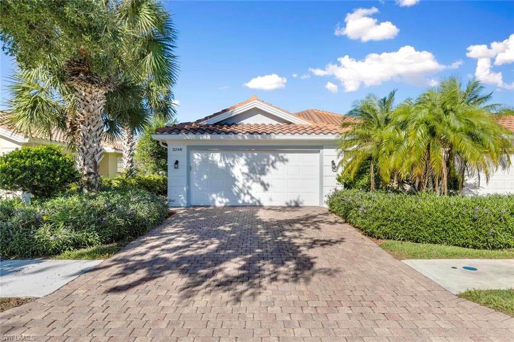 3246 Barbados LN NAPLES, FL 34119