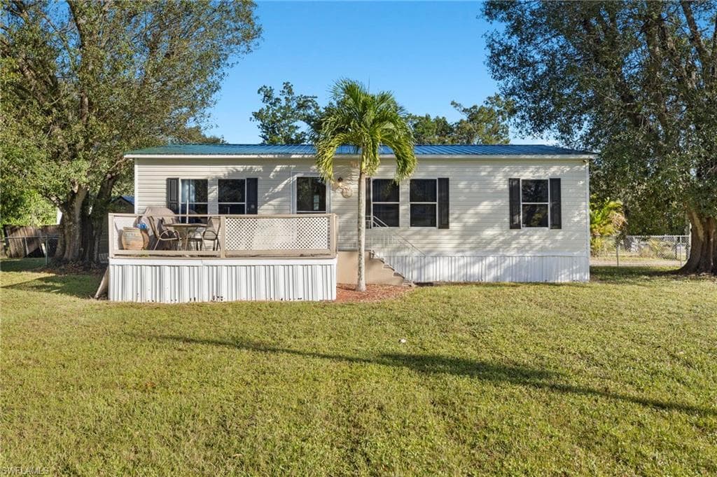 368 Oasis Park RD FORT MYERS, FL 33905