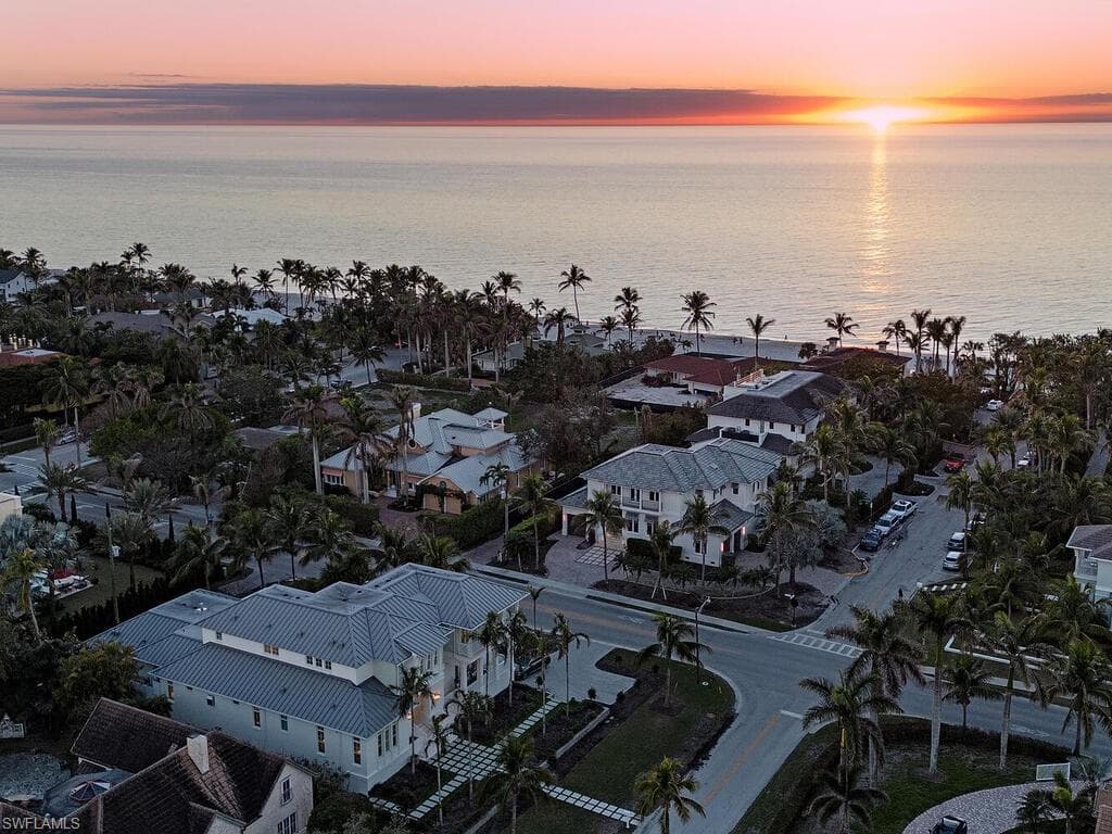 411 Gulf Shore BLVD S NAPLES, FL 34102