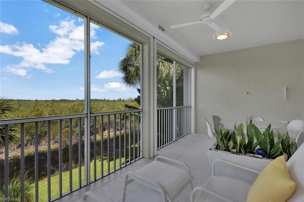 4685 Hawks Nest WAY J-201 NAPLES, FL 34114