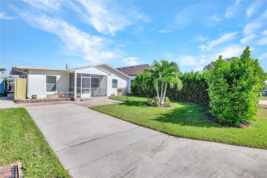 785 102nd AVE N NAPLES, FL 34108