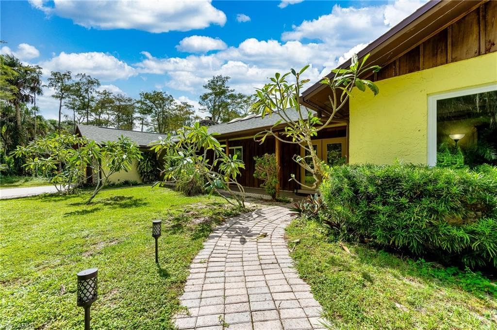 211 19th ST NW NAPLES, FL 34120