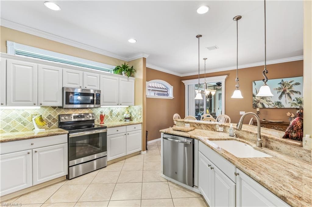 8415 Langshire WAY FORT MYERS, FL 33912