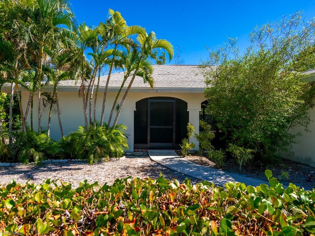 1113 Skiff PL SANIBEL, FL 33957