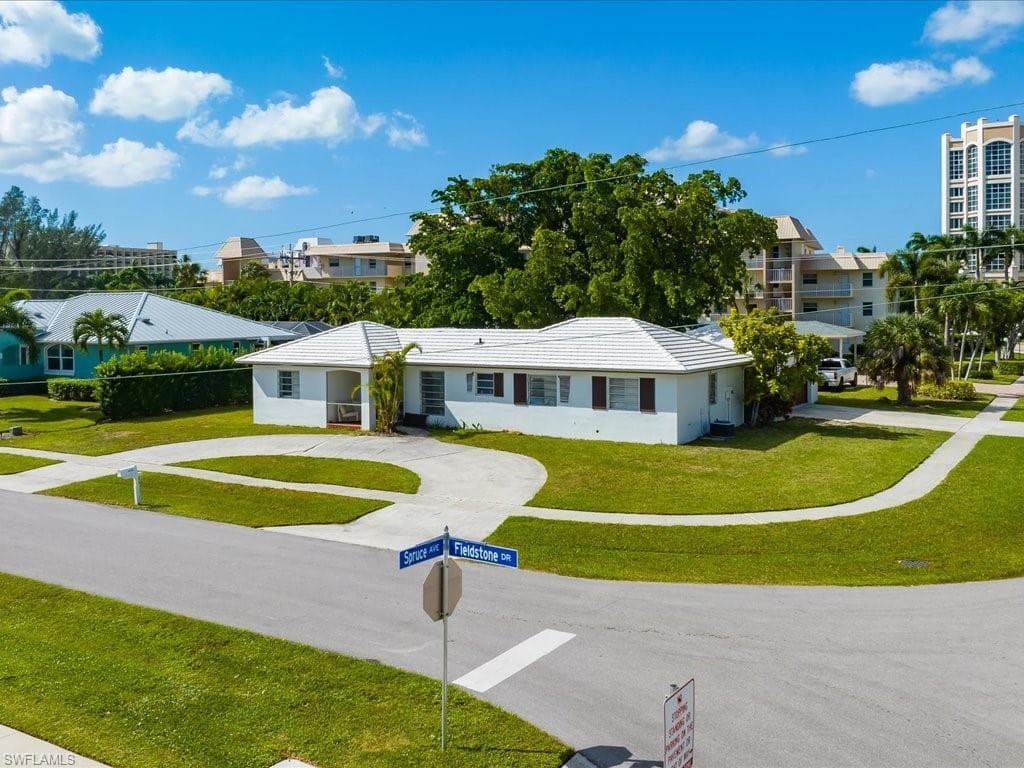 478 Fieldstone DR MARCO ISLAND, FL 34145