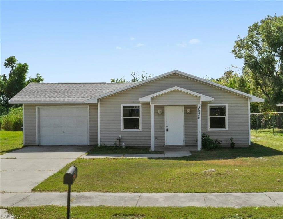 3656 Suntrust DR FORT MYERS, FL 33916