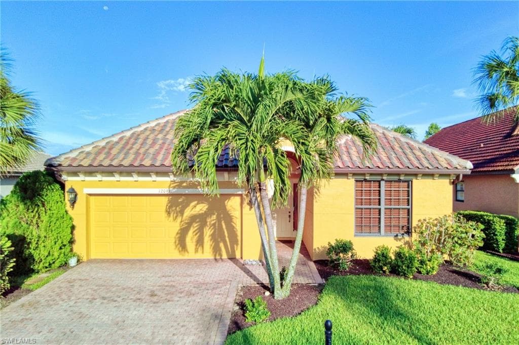12093 Country Day CIR FORT MYERS, FL 33913