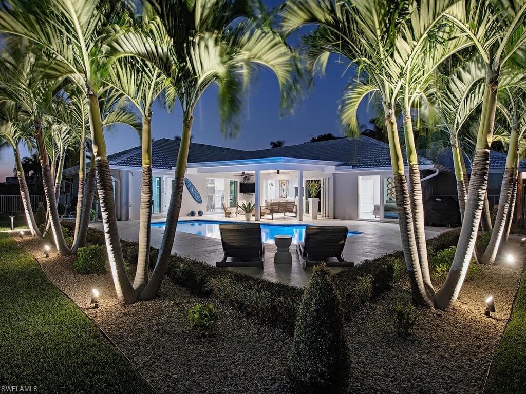 2263 TROUT CT NAPLES, FL 34102