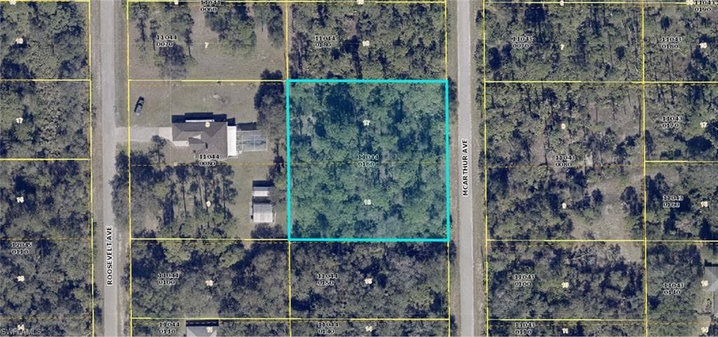 1907 McArthur AVE LEHIGH ACRES, FL 33972