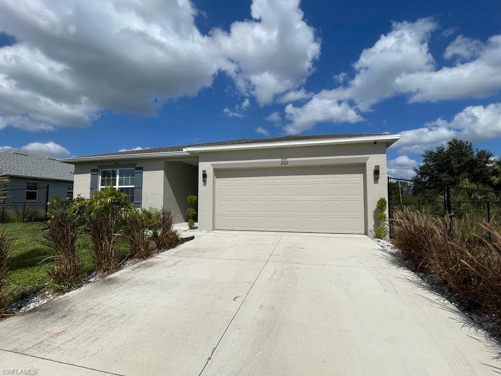 2612 51st ST SW LEHIGH ACRES, FL 33976