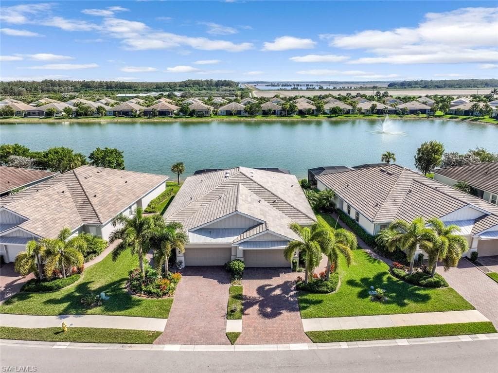 14908 Edgewater CIR NAPLES, FL 34114