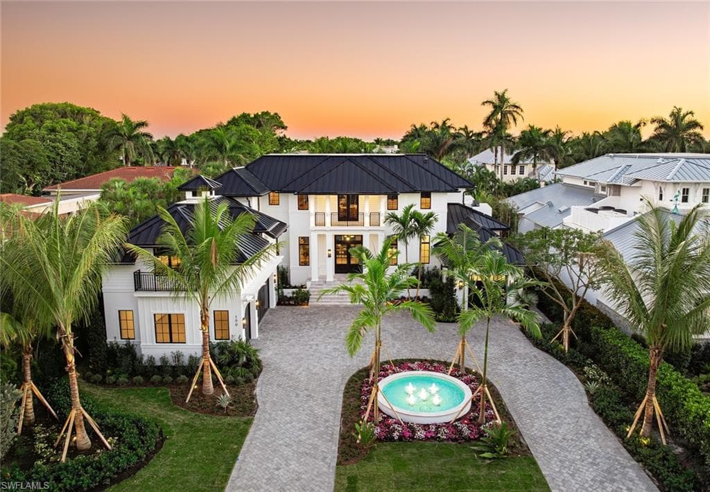 190 7TH AVE N NAPLES, FL 34102