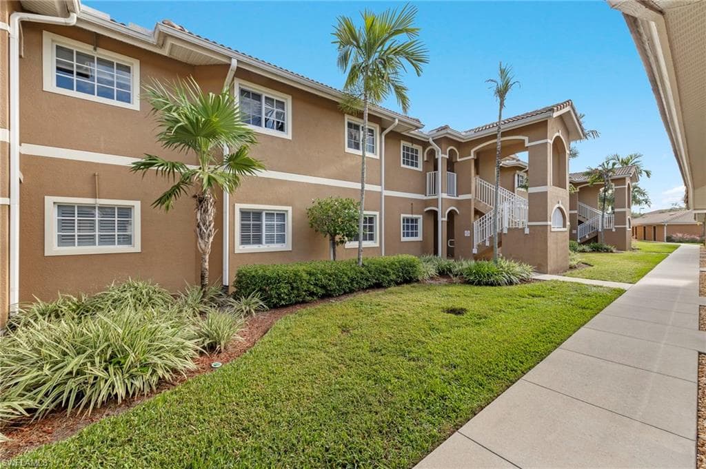 1113 Winding Pines CIR 204 CAPE CORAL, FL 33909