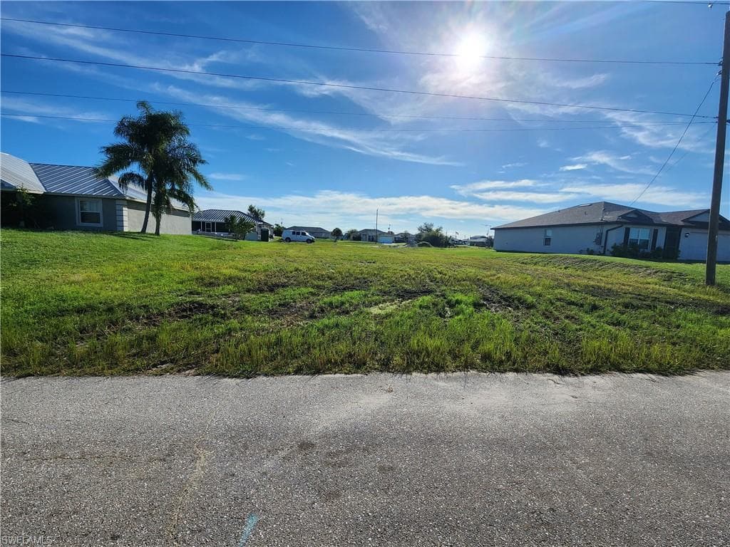 2121 NE 4th AVE CAPE CORAL, FL 33909