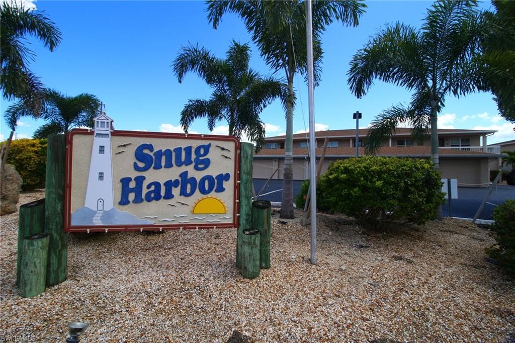 4401 Country Club BLVD B4 CAPE CORAL, FL 33904