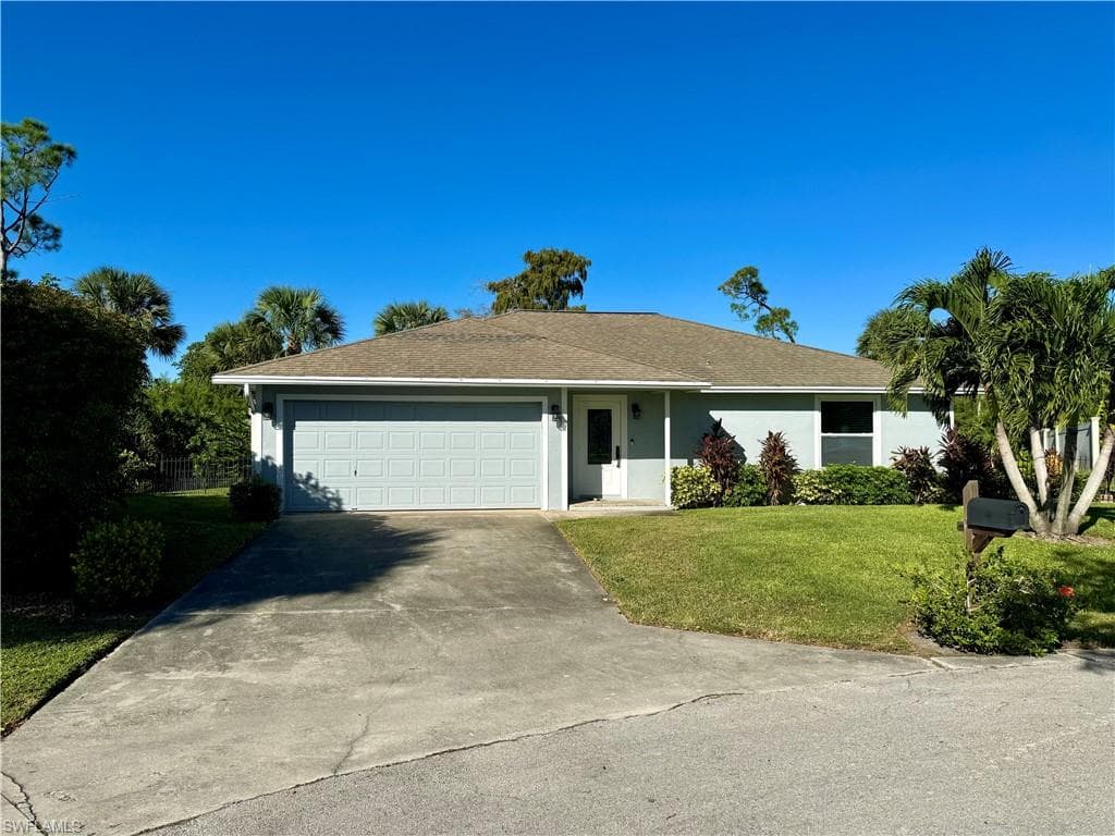 1415 Lyonia LN NAPLES, FL 34105