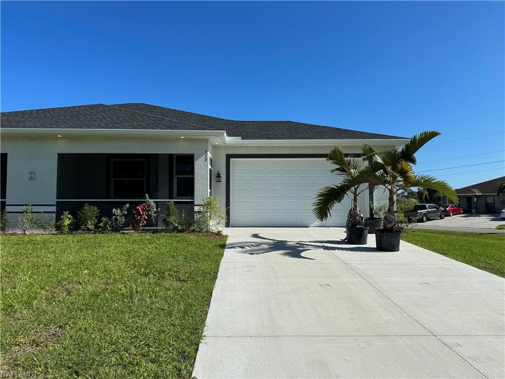 713 Circle DR LEHIGH ACRES, FL 33973
