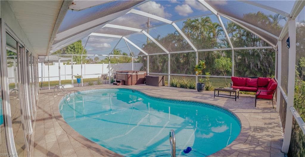 1414 SE 43rd TER CAPE CORAL, FL 33904