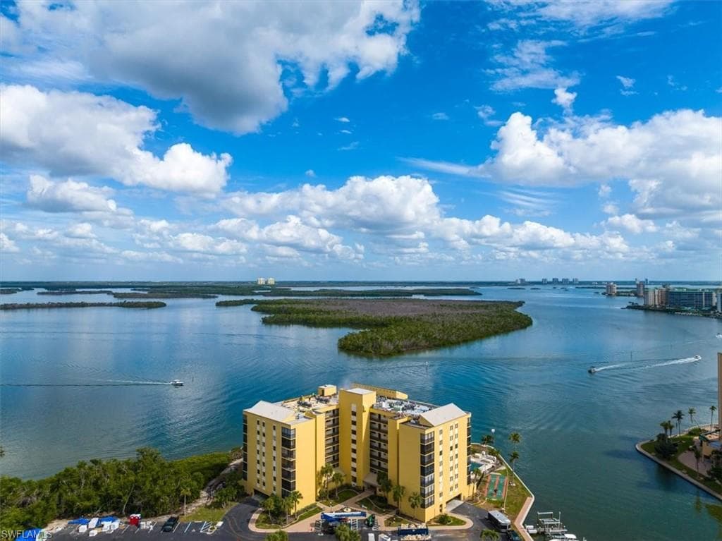 400 Lenell RD 106 FORT MYERS BEACH, FL 33931
