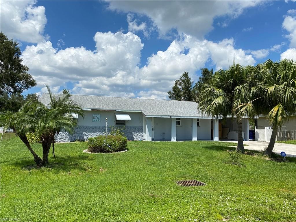 1329 Sunrise DR NORTH FORT MYERS, FL 33917